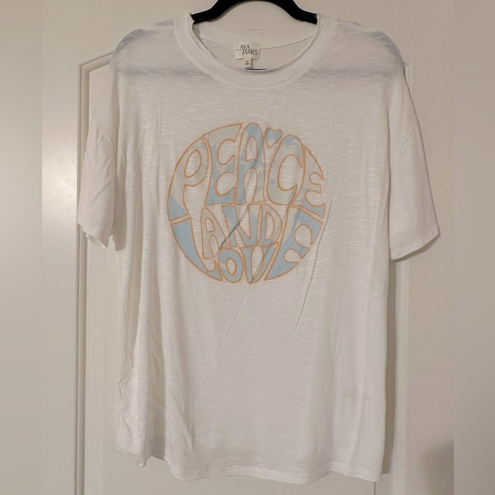Ava James Peace and Love Graphic Boutique Tee (M)